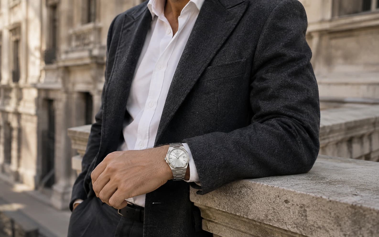 Campaña Spazioclock Madrid con el reloj Portico Acciaio