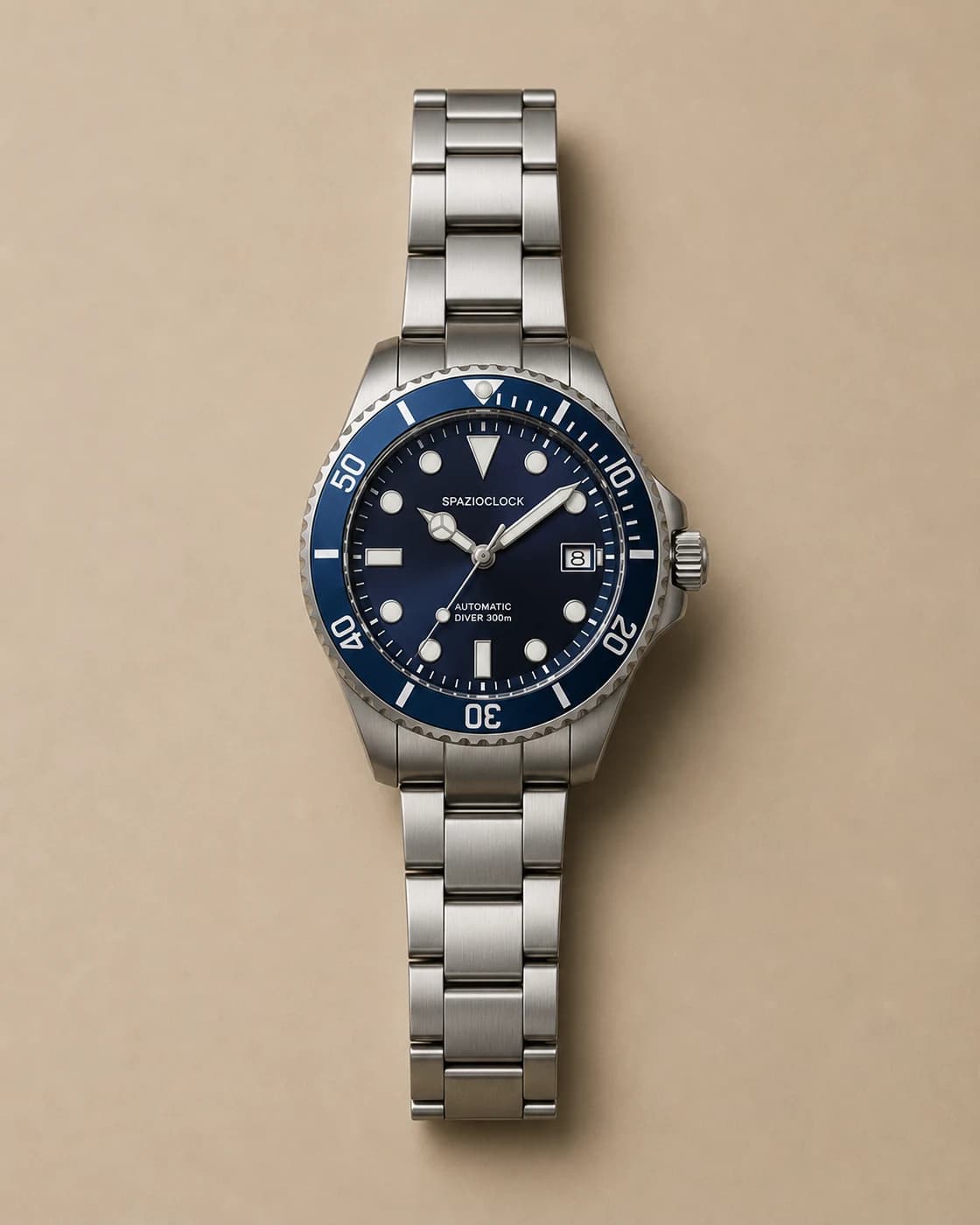 Fondale Azzurro de Spazioclock, reloj en azul fotografiado sobre fondo piedra