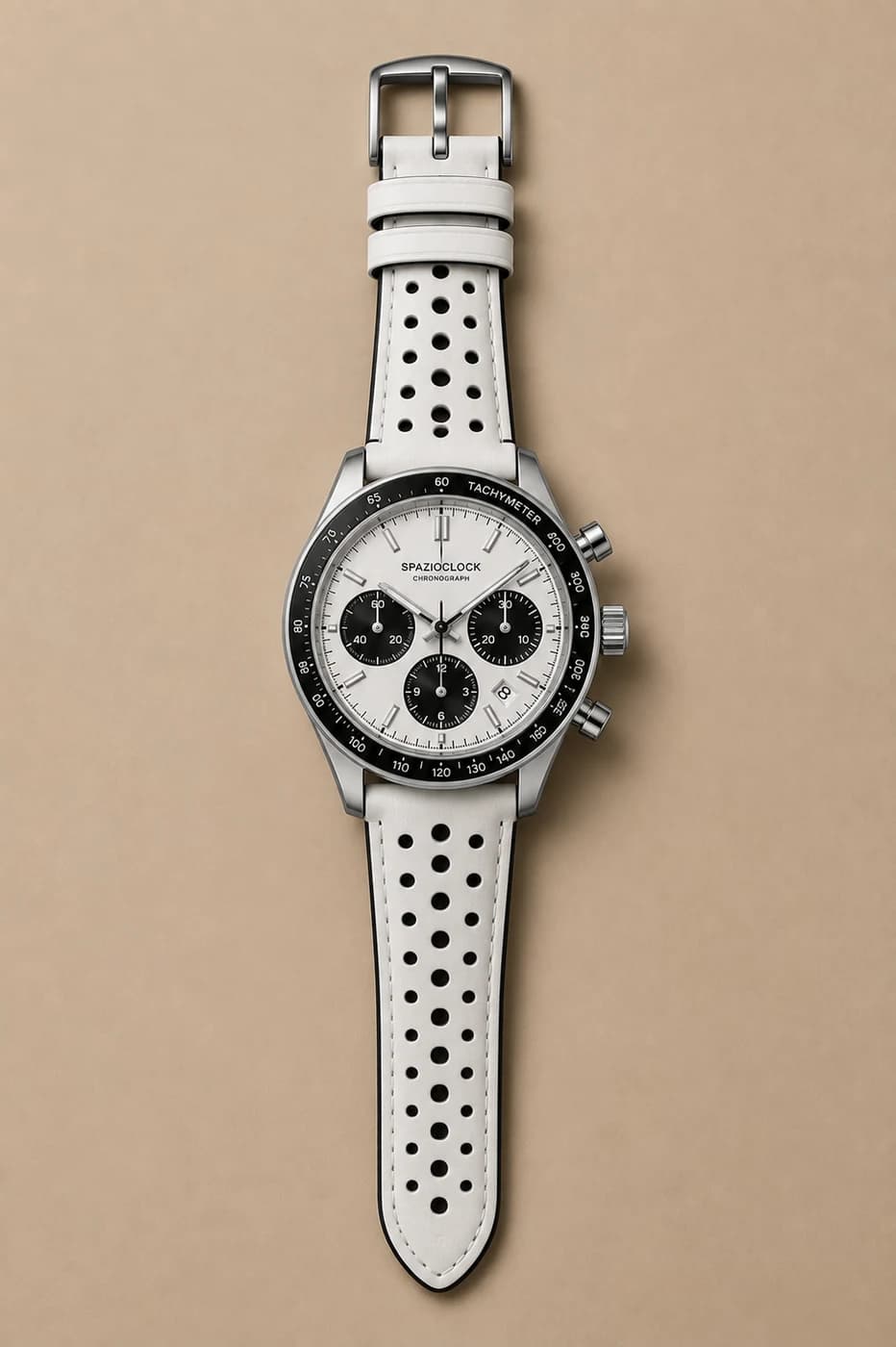 Veloce Bianco de Spazioclock, reloj en blanco piedra fotografiado sobre fondo piedra